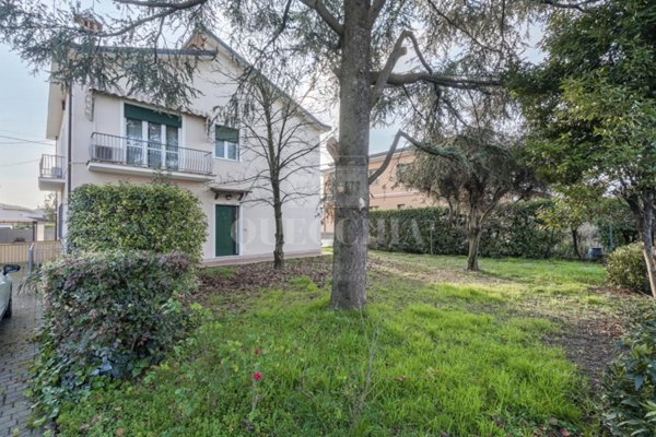 casa indipendente in vendita a Brescia in zona Folzano