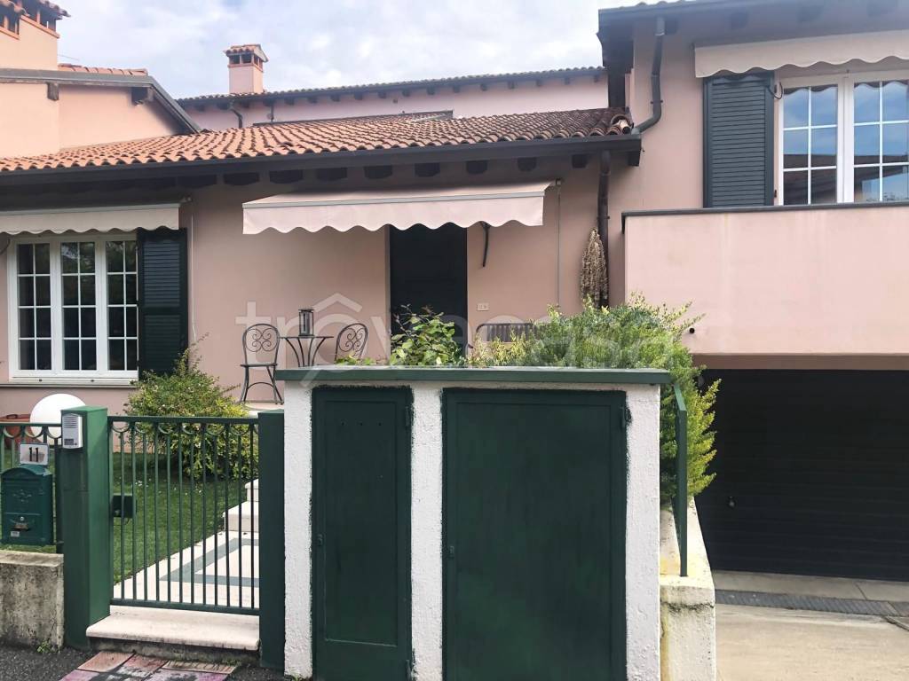 casa indipendente in vendita a Brescia in zona Mompiano