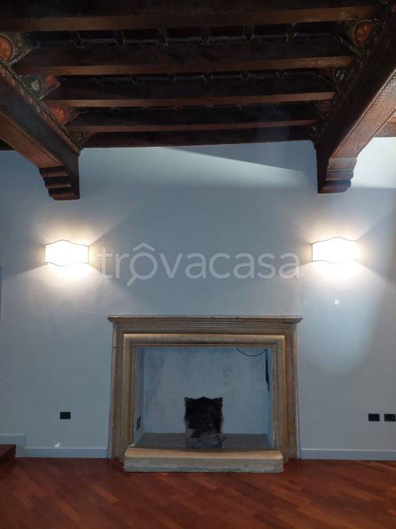 casa indipendente in vendita a Brescia in zona Centro Storico