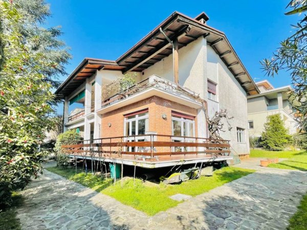 casa indipendente in vendita a Brescia in zona Crocifissa di Rosa
