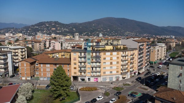 appartamento in vendita a Brescia in zona Volta