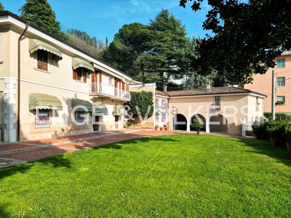 casa indipendente in vendita a Brescia in zona Crocifissa di Rosa