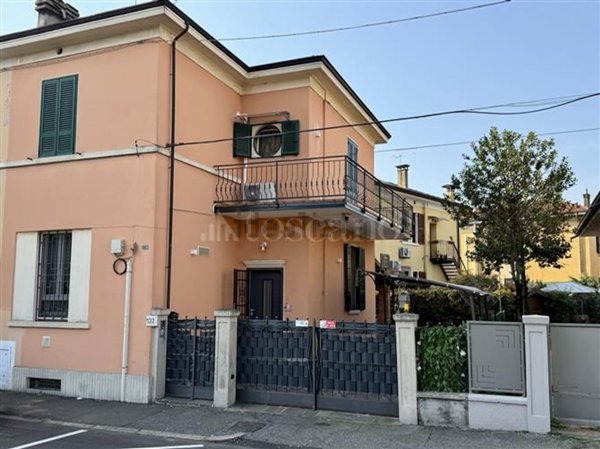 casa indipendente in vendita a Brescia in zona Volta
