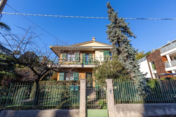 casa indipendente in vendita a Brescia