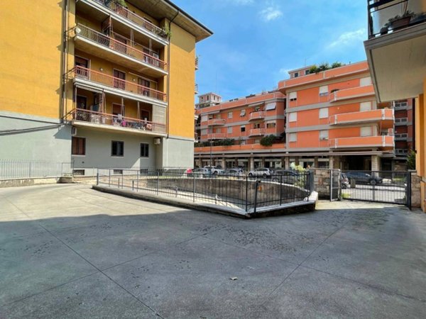 locale di sgombero in vendita a Brescia in zona Villaggio Prealpino