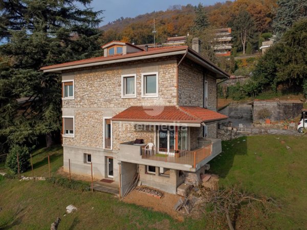 casa indipendente in vendita a Brescia in zona Centro Storico