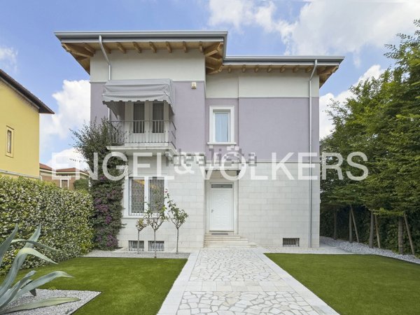 casa indipendente in vendita a Brescia in zona Crocifissa di Rosa