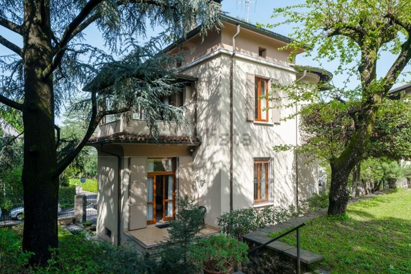 casa indipendente in vendita a Brescia in zona Crocifissa di Rosa