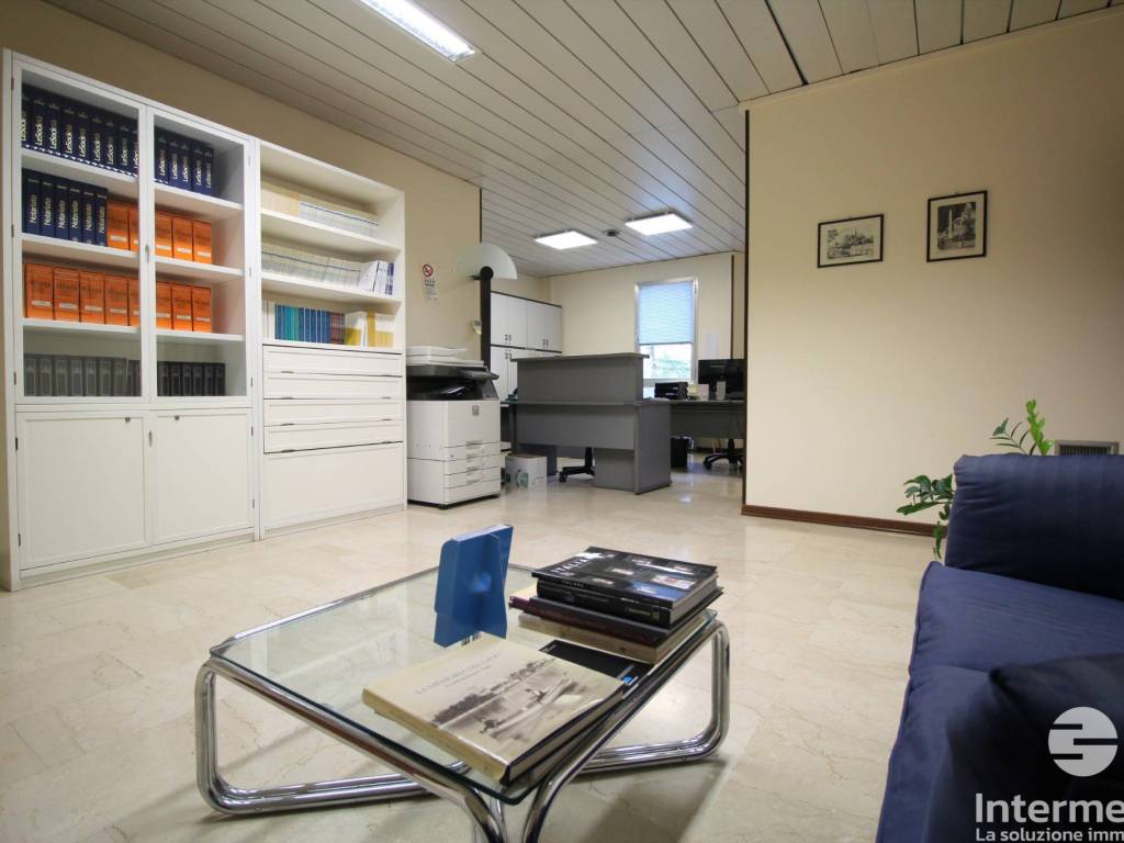 ufficio in vendita a Brescia in zona Volta