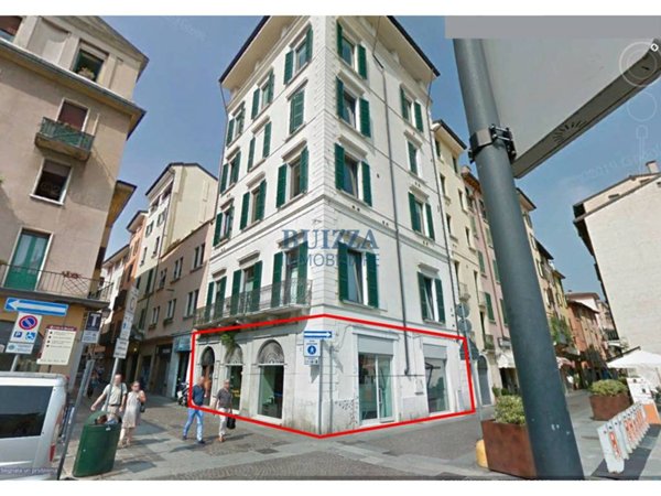 negozio in vendita a Brescia in zona Centro Storico