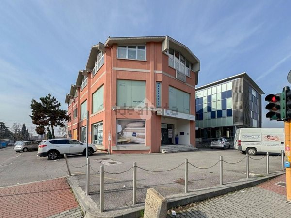negozio in vendita a Brescia in zona Sant'Eufemia