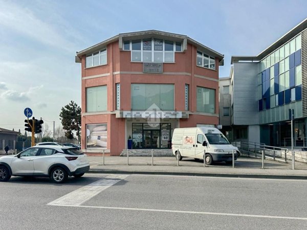 negozio in vendita a Brescia in zona Sant'Eufemia