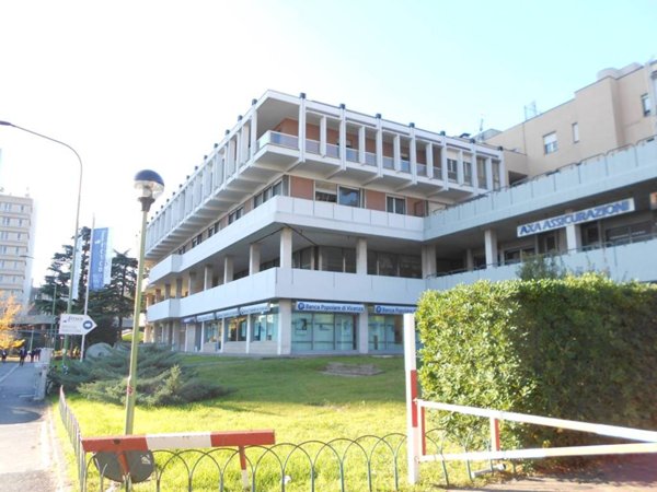 negozio in vendita a Brescia in zona Volta