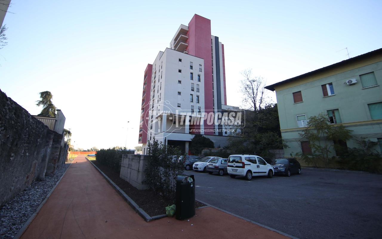 appartamento in vendita a Brescia in zona Quartiere Primo Maggio