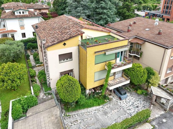 casa indipendente in vendita a Brescia in zona Porta Venezia