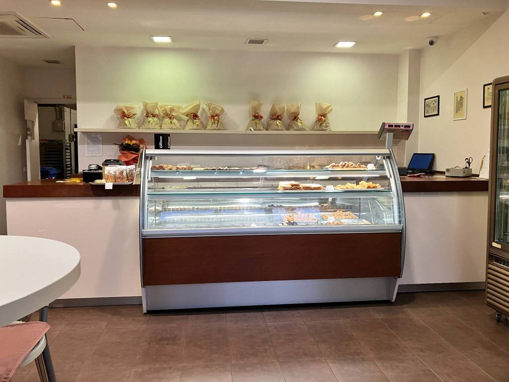 negozio in vendita a Brescia in zona Volta