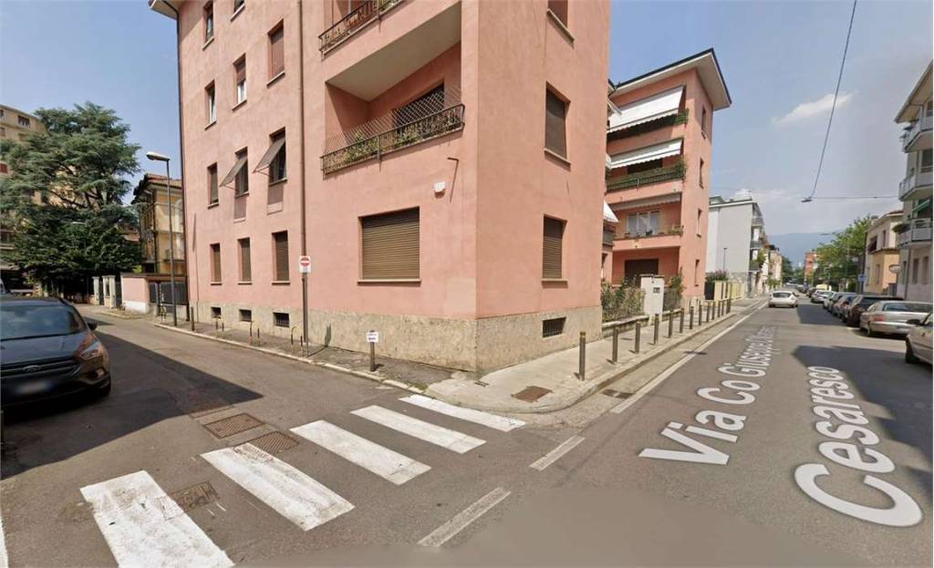 locale commerciale in vendita a Brescia in zona Crocifissa di Rosa