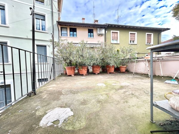 appartamento in vendita a Brescia in zona Volta