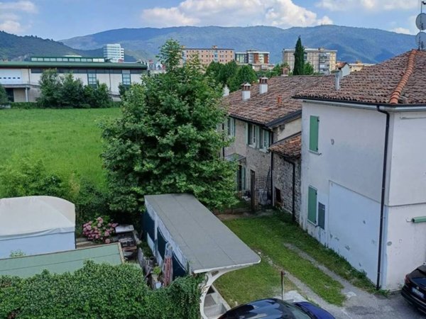 appartamento in vendita a Brescia in zona Casazza