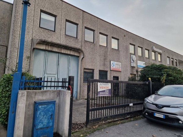 locale commerciale in vendita a Brescia in zona Sant'Eufemia