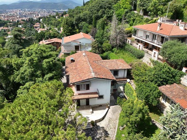 casa indipendente in vendita a Brescia in zona Porta Venezia