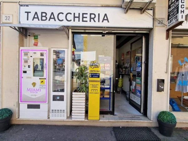 negozio in vendita a Brescia in zona Volta