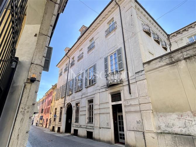 appartamento in vendita a Brescia in zona Centro Storico