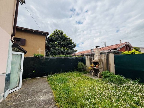casa indipendente in vendita a Brescia in zona Villaggio Prealpino