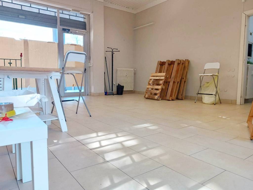 negozio in vendita a Brescia in zona Mompiano