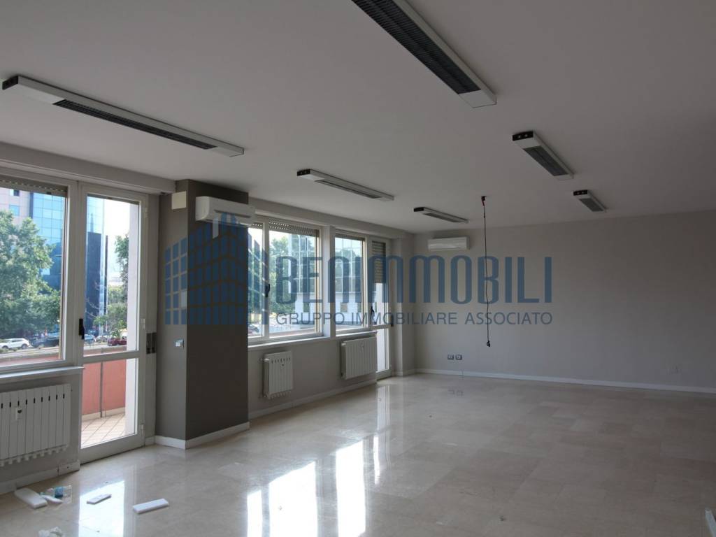 ufficio in vendita a Brescia in zona Volta