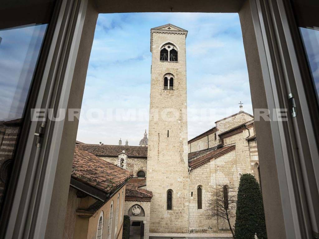 appartamento in vendita a Brescia in zona Centro Storico