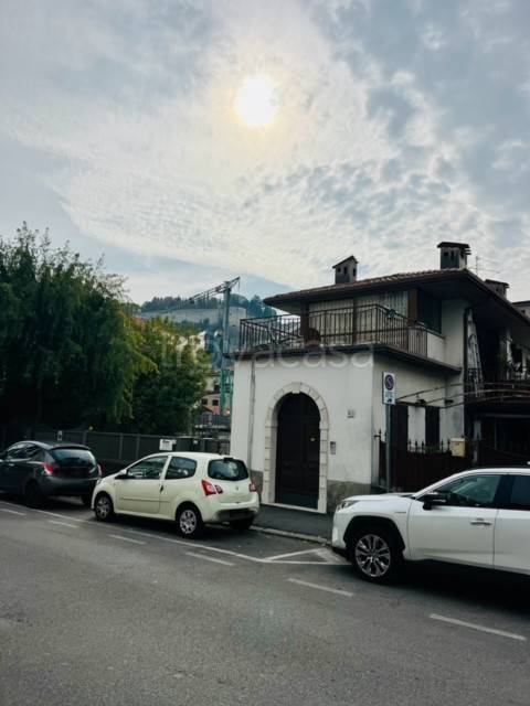 casa indipendente in vendita a Brescia in zona Crocifissa di Rosa