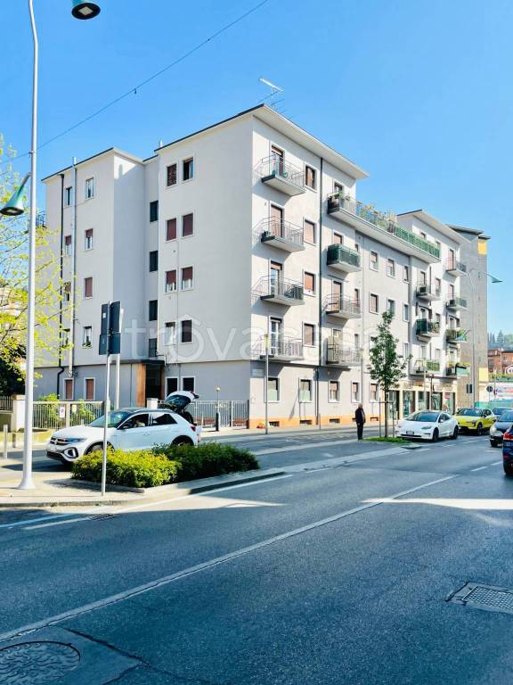 appartamento in vendita a Brescia in zona Crocifissa di Rosa