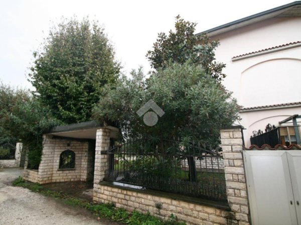 casa indipendente in vendita a Brescia in zona Folzano
