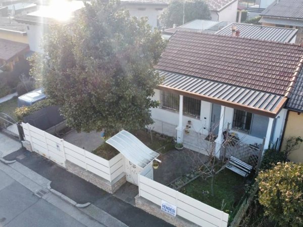 casa indipendente in vendita a Brescia in zona Volta