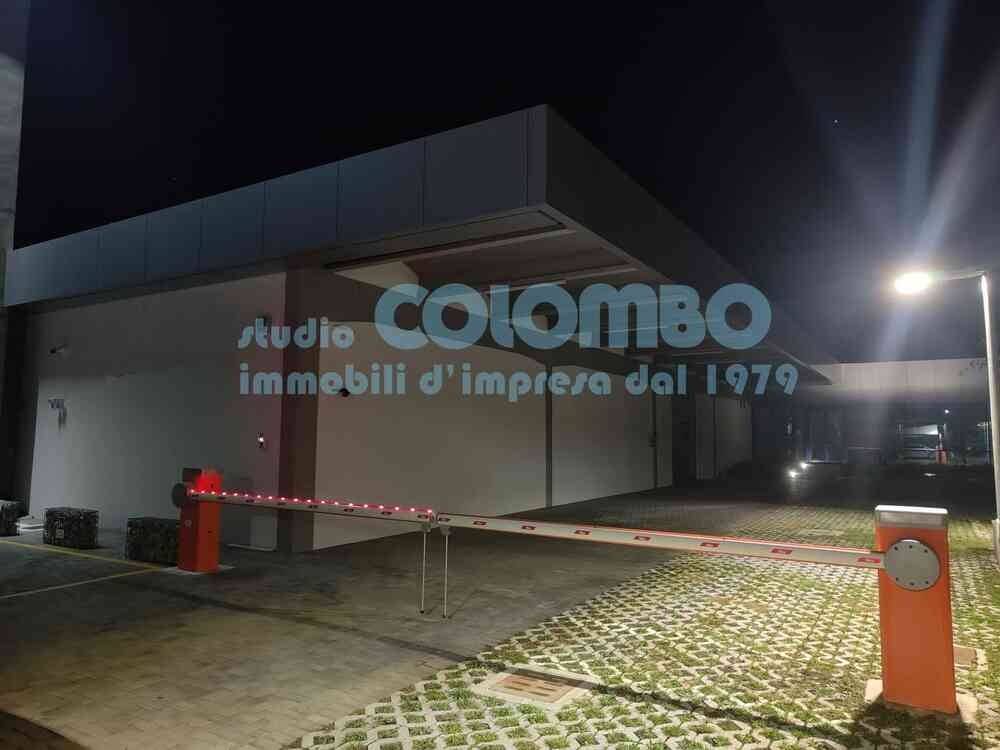 locale commerciale in vendita a Brescia in zona Volta