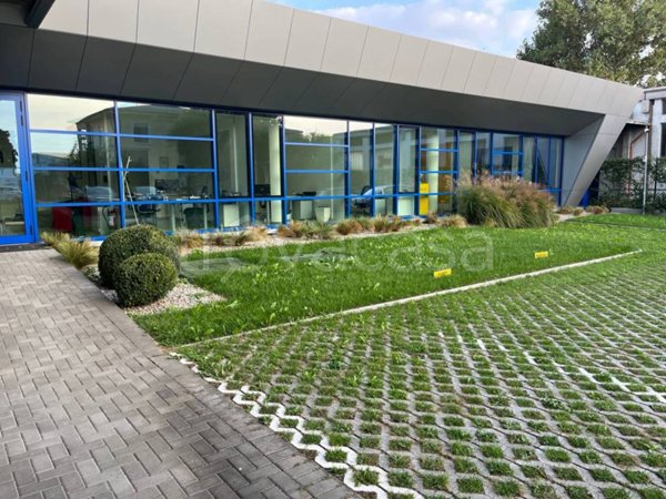 locale commerciale in vendita a Brescia
