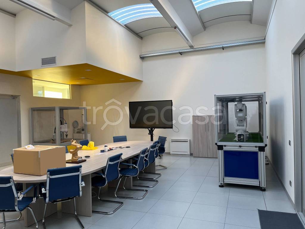locale commerciale in vendita a Brescia