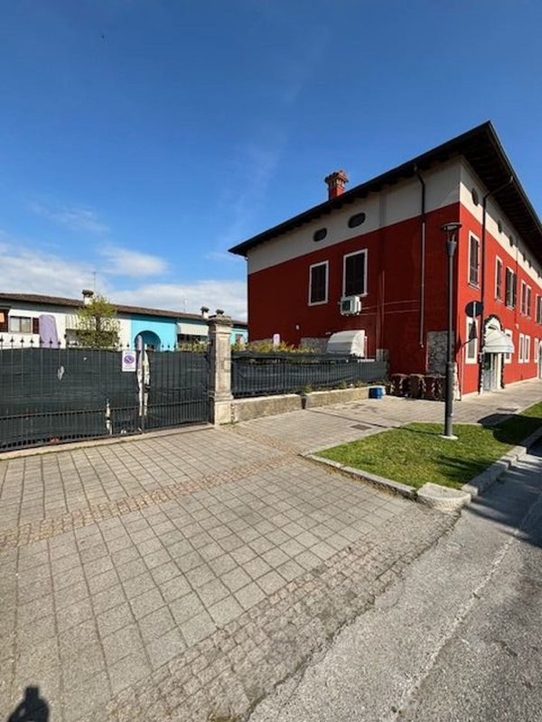 locale commerciale in vendita a Brescia