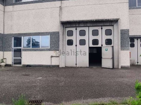 capannone in vendita a Brescia in zona Caionvico