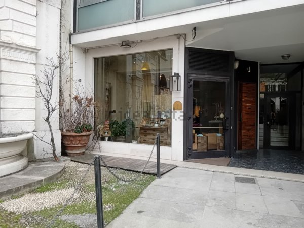 negozio in vendita a Brescia in zona Centro Storico