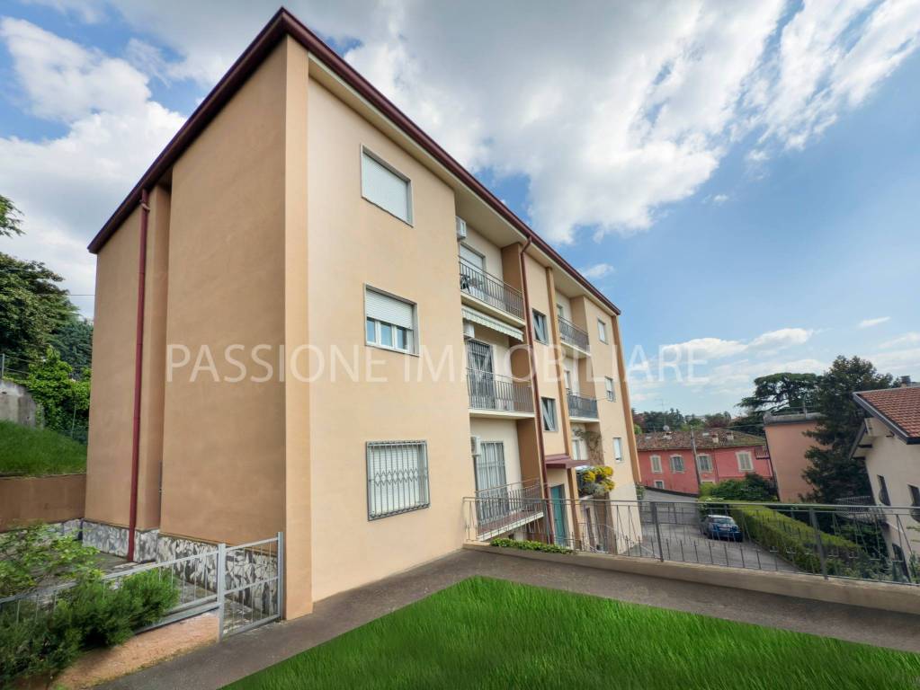 appartamento in vendita a Brescia in zona Crocifissa di Rosa