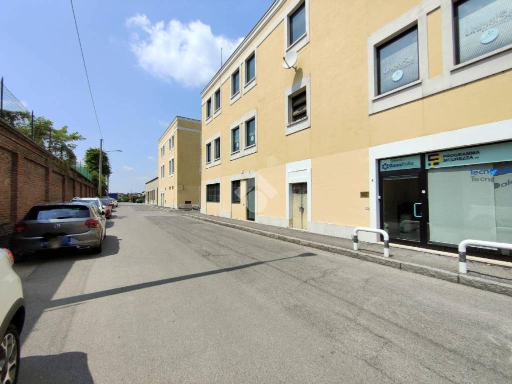 negozio in vendita a Brescia in zona Borgo Trento