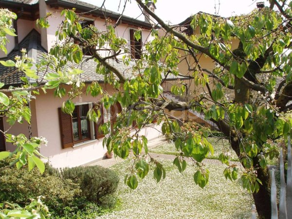 casa indipendente in vendita a Brescia in zona Urago/Mella