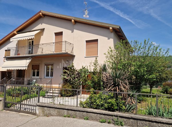 casa indipendente in vendita a Brescia in zona Mompiano