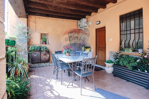 casa indipendente in vendita a Brescia in zona Volta