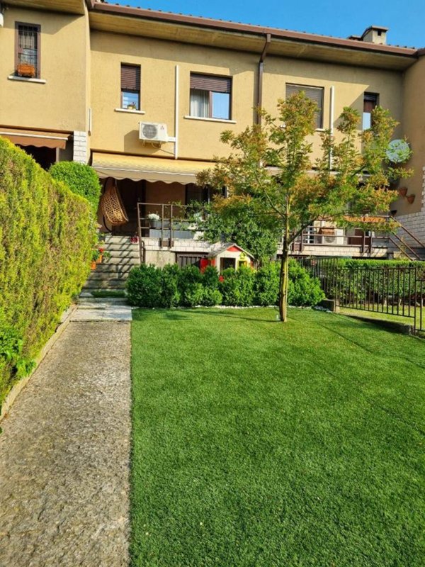 casa indipendente in vendita a Brescia in zona San Polo
