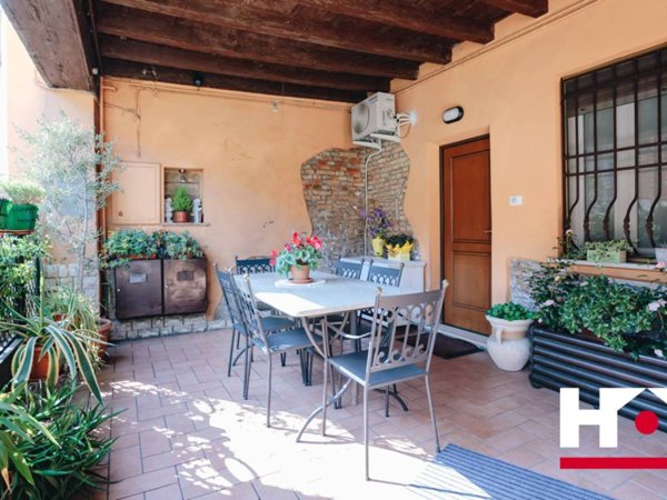 casa indipendente in vendita a Brescia in zona Volta