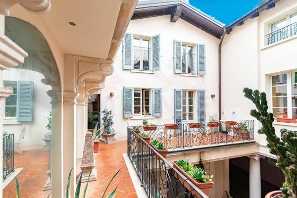 casa indipendente in vendita a Brescia in zona Centro Storico