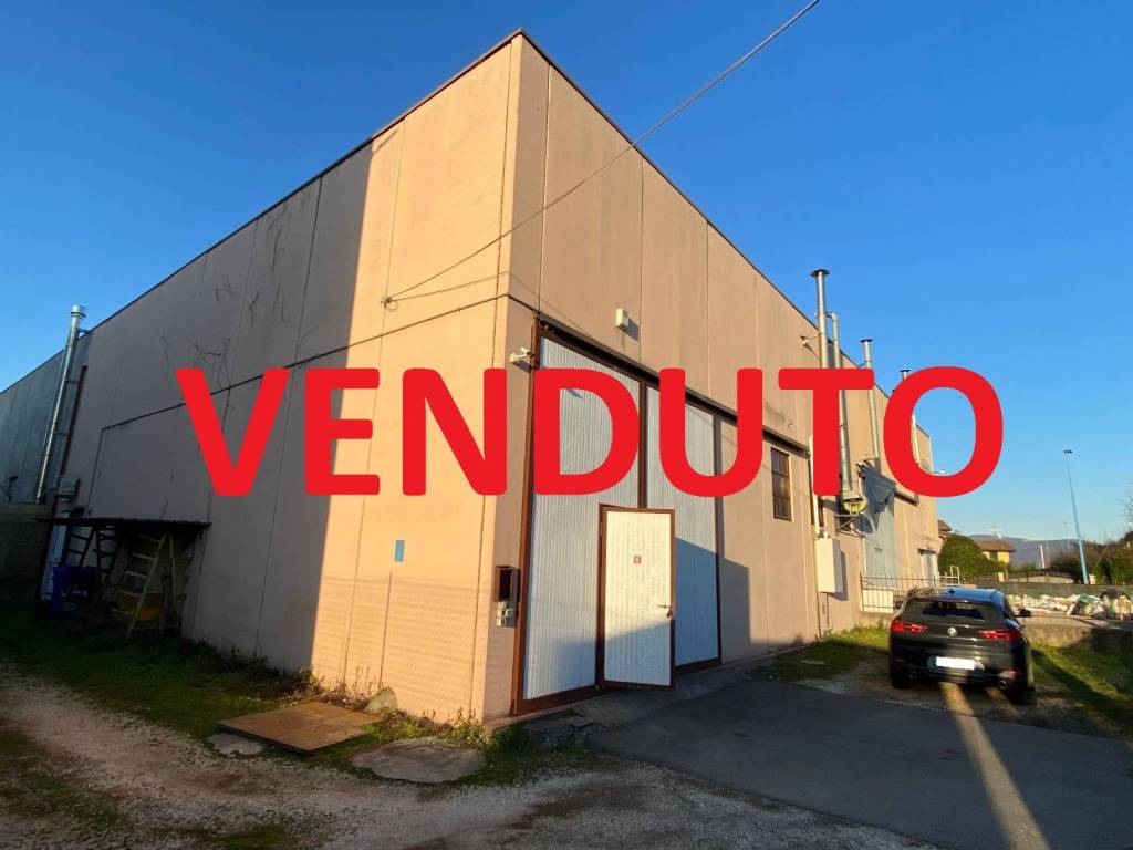 locale commerciale in vendita a Brescia in zona Sant'Eufemia